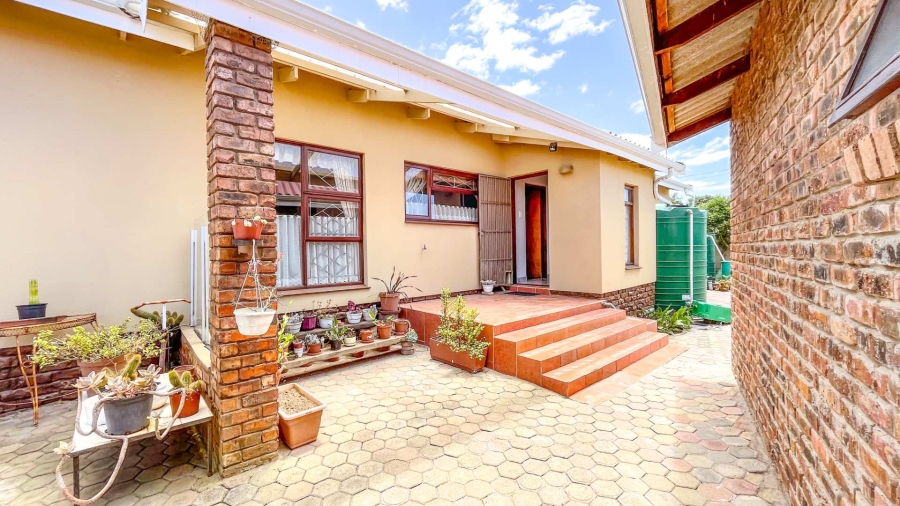 3 Bedroom Property for Sale in Hartenbos Central Western Cape